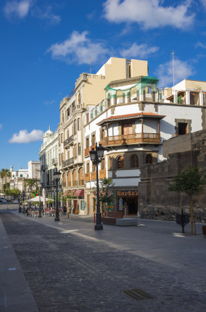 LAS PALMAS, GRAN CANARIA, CANARY ISLANDS - JANUARY 03, 2014: City center of Las Palmas de Gran Canaria, the capital city of Canary Islands, Spainのeditorial素材