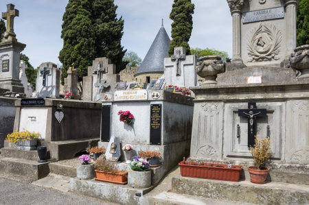 CARCASSONNE, FRANCE - MAY 05, 2015: Old cemetery of city Carcassonne, province Languedoc - Roussillon, Franceのeditorial素材