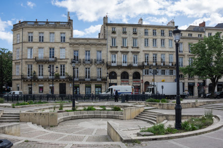 BORDEAUX, FRANCE - MAY 06, 2015: Urban view in Bordeaux. Bordeaux is a port city on the Garonne river in southwestern Franceのeditorial素材