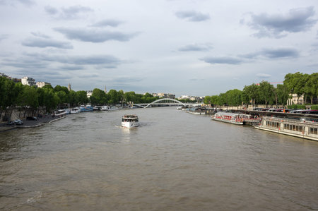 PARIS, FRANCE - MAY 07, 2015: The river Seine in the historical centre of Paris, the capital and most popular city of Franceのeditorial素材
