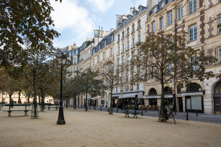 PARIS, FRANCE - OCTOBER 11, 2015: Street in the historical centre of Paris, the capital and most visited city of Franceのeditorial素材