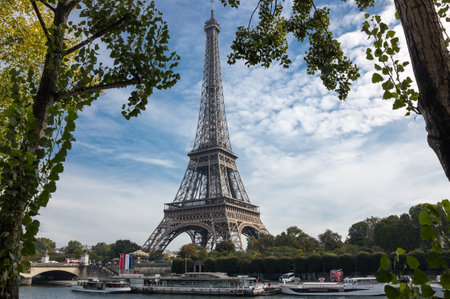 PARIS, FRANCE - OCTOBER 12, 2015: View from river Seine at famous Tour Eiffel in sunny autumn day, Paris, Franceのeditorial素材
