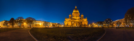 SAINT- PETERSBURG, RUSSIA - DECEMBER 27, 2015: Saint Isaac's Square or Isaakiyevskaya Ploshchad in Saint Petersburg, Russia is a major city square sprawling between the Mariinsky Palace and Saint Isaac's Cathedralのeditorial素材