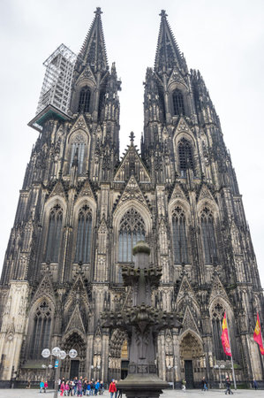 COLOGNE, GERMANY - FEBRUARY 22, 2016: Cologne Cathedral (officially High Cathedral of Saint Peter) is a Roman Catholic cathedral in Cologne, Germany. It is Germany's most visited landmark and currently the tallest twin-spired churchのeditorial素材