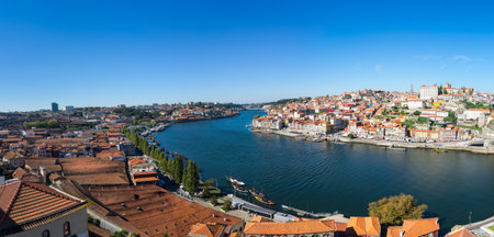 PORTO, PORTUGAL - OCTOBER 21, 2015: Panorama of river Douro and the old town of Porto, the second largest city in Portugal after Lisbonのeditorial素材