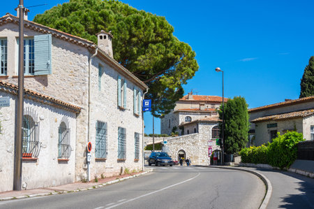 SAINT-PAUL-DE-VENCE, FRANCE - APRIL 25, 2016: Street of Saint-Paul-de-Vence, one of the oldest medieval towns on the French Riviera, well known for its modern and contemporary art museums and galleries, Franceのeditorial素材
