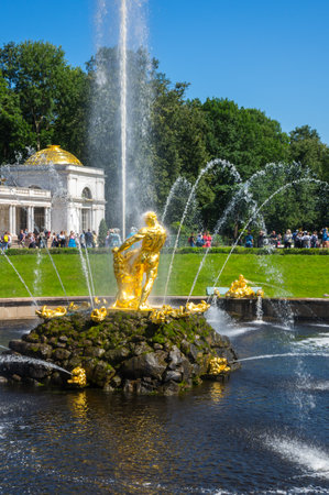 SAINT- PETERSBURG, RUSSIA - JULY 11, 2016: Samson fountain of the Grand Cascade, Peterhof, Saint-Petersburg, Russiaのeditorial素材