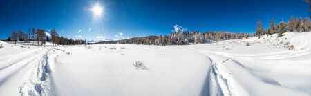 View of Ulagan Highlands in Altay mountains in the winter, Siberia, Russiaの写真素材
