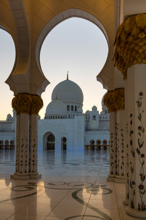The Sheikh Zayed Grand Mosque in Abu Dhabi, the capital city of the United Arab Emirates. It is the largest mosque in the countryのeditorial素材
