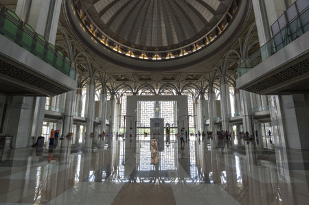 The Tuanku Mizan Zainal Abidin Mosque or the Iron Mosque is the second principal mosque in Putrajaya, Malaysia after Putra Mosqueのeditorial素材