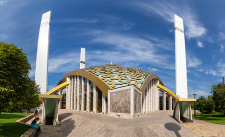 ARGUN, CHECHEN REPUBLIC, RUSSIA - SEPTEMBER 23, 2023: Panoramic view of unusual beautiful Aimani Kadyrova Mosque "Mother's Heart", first mosque in Russia in an ultra-modern styleのeditorial素材