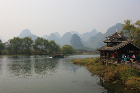 The Lijiang River water to the skyのeditorial素材