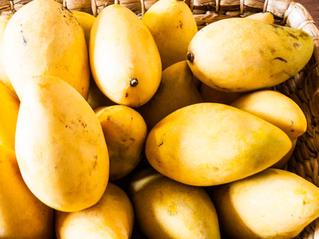 ripe mangoes from Thailand