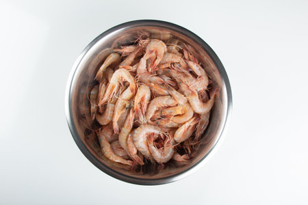 View Fresh shrimp in the bowl top view.の写真素材