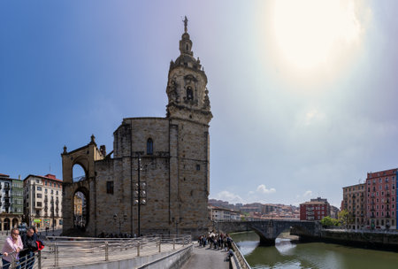 Bilbao, Spain - April 15, 2022: Panoramic view of the church of San AntÃ³n and the bridge of San AntÃ³n in Bilbao over TÃ­o NerviÃ³nのeditorial素材