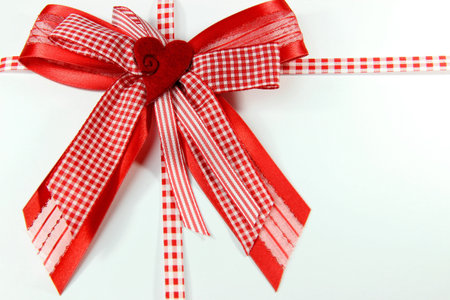 Gift bow with heart