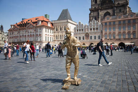 Street performers and mimes in the Old Town Square in Pragueのeditorial素材