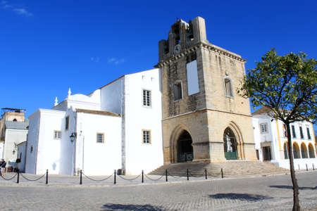 Se church in the old part of Faro, in the Algarve, Portugalの写真素材