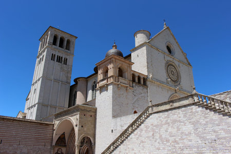 Basilica di San Francesco on top of the hill in Assisi, Italyのeditorial素材