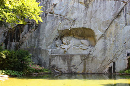 Lucerne, Switzerland, June, 28, 2015: The dying lion statue called Lowendenkmal , a monument to the Swiss Guards of Louis XVI of France, in Lucerne Switzerlandのeditorial素材