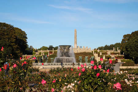 Oslo Norway - October 5, 2016: Vigeland Sculpture Park with tourists and roses in Oslo, Norway, Scandinaviaのeditorial素材