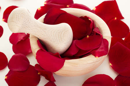 Rose petals with mortarの写真素材