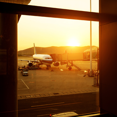 passenger in the shanghai pudong airport interior of the airport のeditorial素材