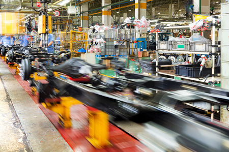 actory floor, car production line, motion blur picture.のeditorial素材