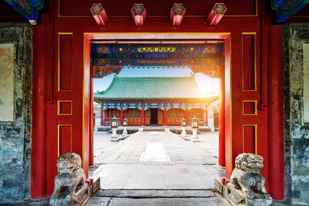 Red gates and historic buildings, Beijing, China.のeditorial素材