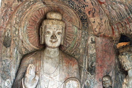 Longmen Grottoes with Buddha's figures are Starting with the Northern Wei Dynasty in 493 AD. It is one of the four notable grottoes in China.のeditorial素材