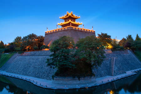 The corner tower of the ancient city wall of the Ming Dynasty was built in 1374 in Xi'an, China.のeditorial素材