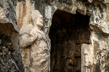 Longmen Grottoes with Buddha's figures are Starting with the Northern Wei Dynasty in 493 AD. It is one of the four notable grottoes in China.のeditorial素材