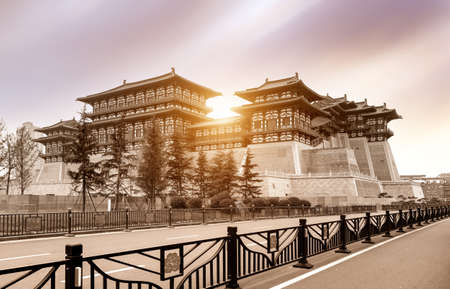 Yingtian Gate is the south gate of Luoyang City in the Sui and Tang Dynasties. It was built in 605.のeditorial素材