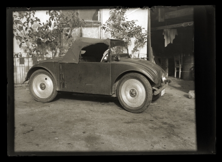 vintage very rare and curious car negativ on glass plate from 1940, car was made at Germany 1925-1928のeditorial素材
