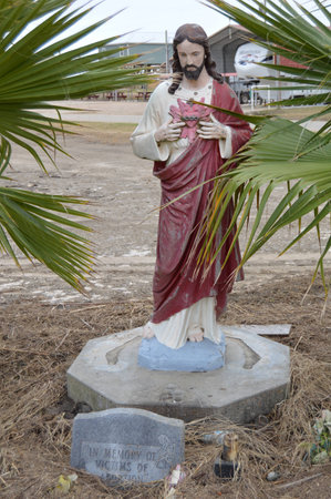 Holly Beach, La - Statue of Jesus (withstood Hurricane Rita)の写真素材