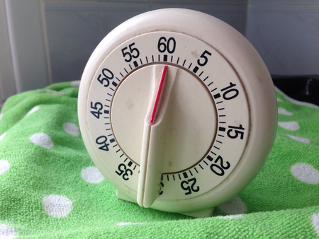 Round cooking clock