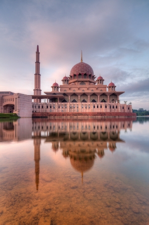mosque reflection in the morningの写真素材