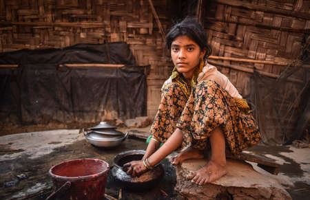 COX' BAZAR, BANGLADESH - APRIL 15, 2020 : Rohingya refugees from Myanmar in Kutupalong refugee camp near Cox's Bazar, Bangladesh.のeditorial素材