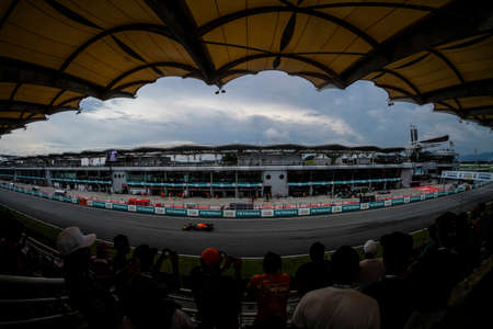 KUALA LUMPUR, MALAYSIA - OCTOBER 1, 2017 : Daniel Ricciardo of the Netherlands driving the Red Bull Racing Red Bull on track during Malaysia Formula One Grand Prix at Sepang Circuitのeditorial素材