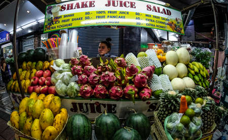Bangkok, Thailand - November 18, 2017 : Local hawkers sell Juice Fruit near Khao San Road, Khao San road is a famous place for sight-seeing and enjoys eating in the night of Bangkok.のeditorial素材