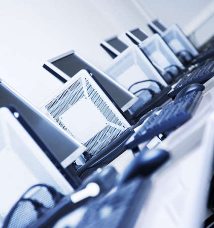 a lot of computers in a learning class