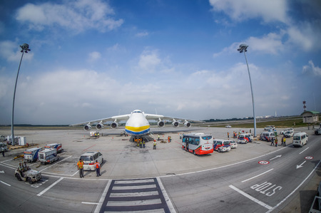 SEPANG, May 14 â Malaysia is lucky as once again it became the only Asean country to welcome the arrival of the worldâs largest aircraft, the Antonov An-225 Mriya, here, today.  The Ukrainian-designed cargo plane touched down at KL International Airpoのeditorial素材