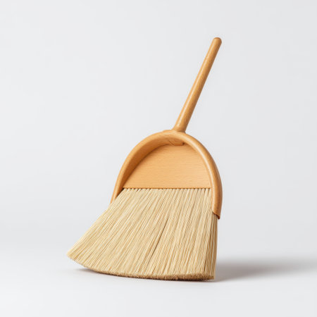 Discover the perfect broom and dustpan set with a sturdy wooden handle. Ideal for keeping your home clean, this eco-friendly tool combines functionality with a minimalist aesthetic.の素材