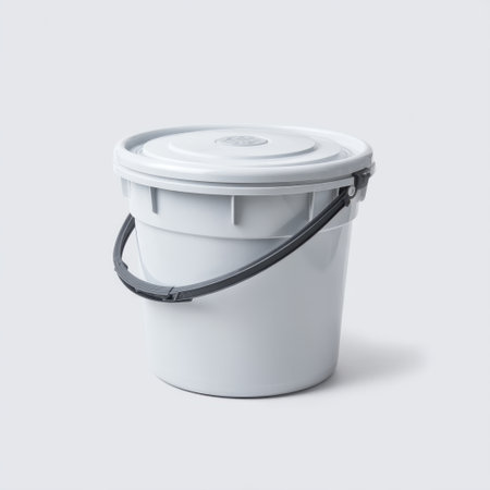 A simple and versatile white plastic bucket featuring a secure lid and sturdy handle, perfect for storage and transportation across various home and industrial tasks.の素材