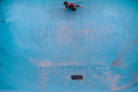 Skating a backyard pool