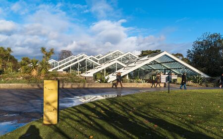 London, United Kingdon - Deceber 2 2018: Princess of Wales Conservatory at Kew Gardens in winter/autumn, UNESCO World Heritage Site, London, England, United Kingdom, Europeのeditorial素材
