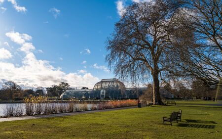 London, United Kingdon - Deceber 2 2018: Palm House at Kew Gardens in winter/autumn, UNESCO World Heritage Site, London, England, United Kingdom, Europeのeditorial素材