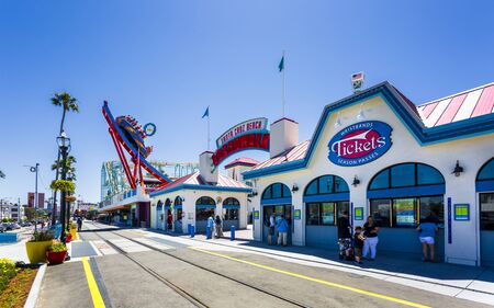 Santa Cruz, USA - June 2 2018: Santa Cruz Broadwalk, Santa Cruz, California, United States of America, North Americaのeditorial素材