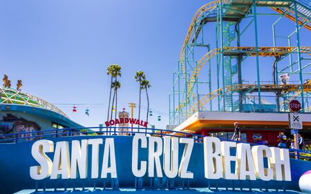 Santa Cruz, USA - June 2 2018: Santa Cruz Broadwalk, Santa Cruz, California, United States of America, North Americaのeditorial素材