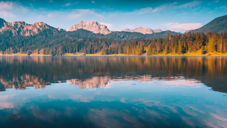 Panoramic view of the lakeの素材